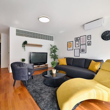 Lavir Apartment With Parking ザグレブ エクステリア 写真