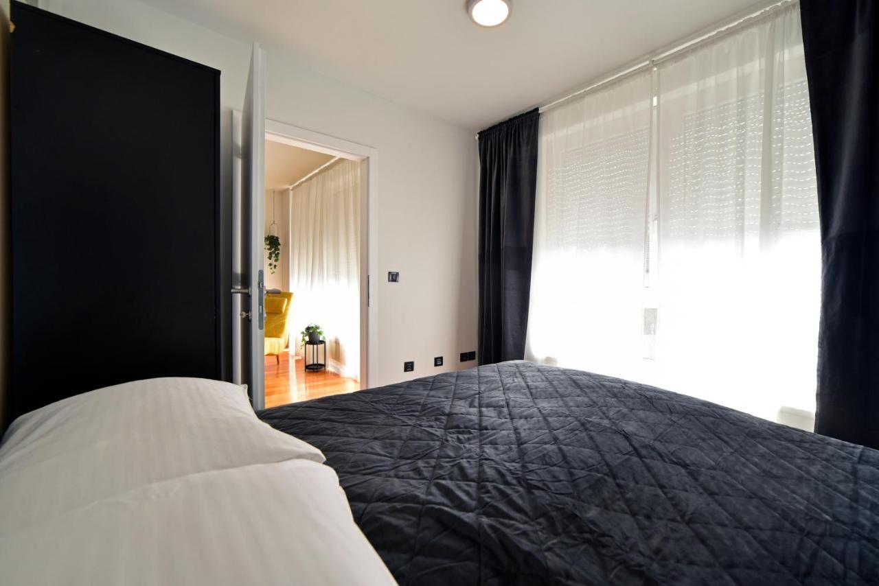 Lavir Apartment With Parking ザグレブ エクステリア 写真