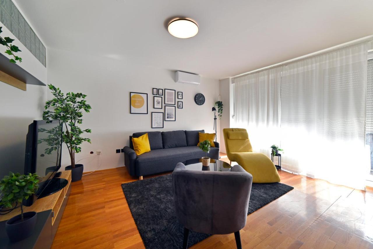 Lavir Apartment With Parking ザグレブ エクステリア 写真