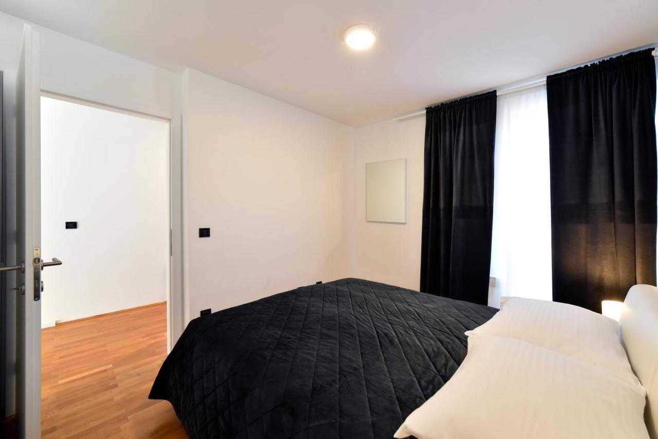 Lavir Apartment With Parking ザグレブ エクステリア 写真