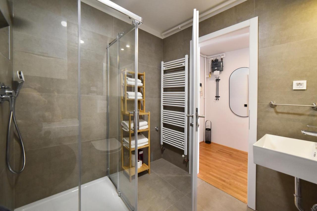 Lavir Apartment With Parking ザグレブ エクステリア 写真