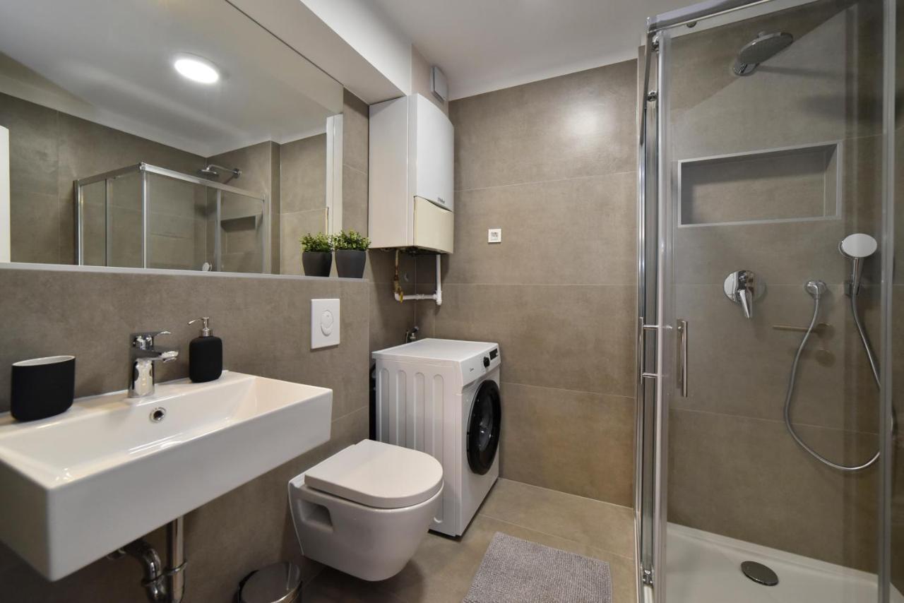 Lavir Apartment With Parking ザグレブ エクステリア 写真