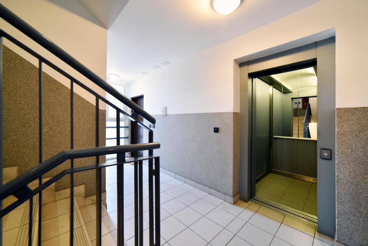 Lavir Apartment With Parking ザグレブ エクステリア 写真