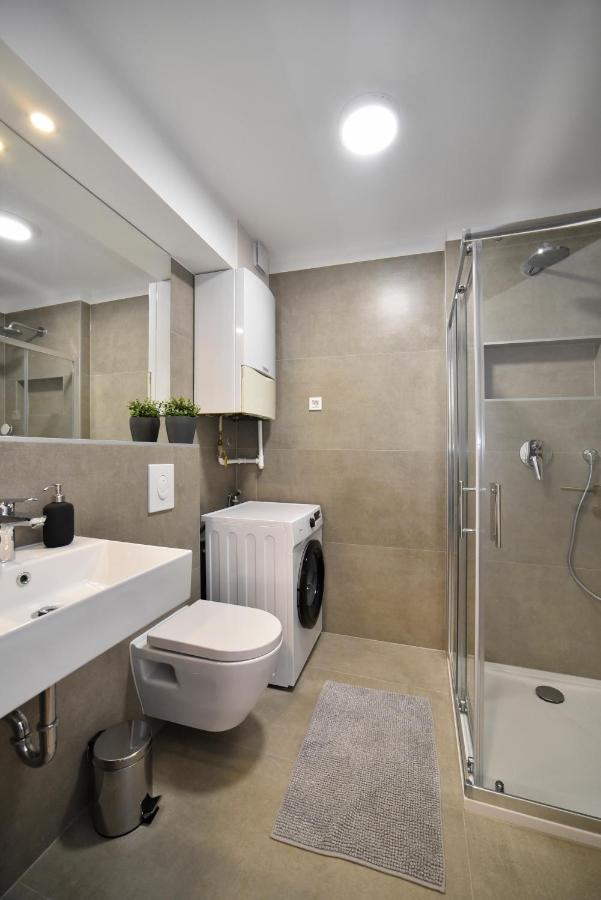 Lavir Apartment With Parking ザグレブ エクステリア 写真